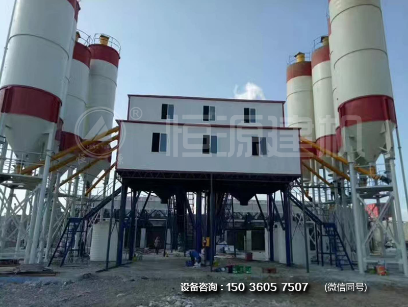 恒源hzs180商混站設(shè)備與180簡易混凝土攪拌站有什么區(qū)別？價格有何不同？