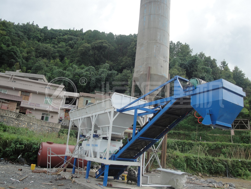 在農(nóng)村投資移動式水泥穩(wěn)定碎石基層攪拌站和移動式農(nóng)村砼攪拌站多少錢？
