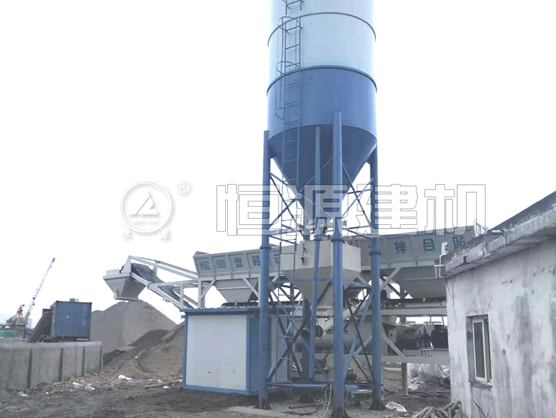 施工現(xiàn)場自建攪拌站用到哪些設備？工程自建攪拌站手續(xù)好辦嗎？