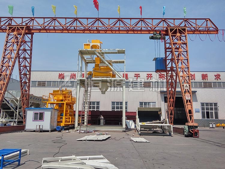 3方斗提式攪拌站,恒源建機(jī)大提斗攪拌站開始試機(jī)