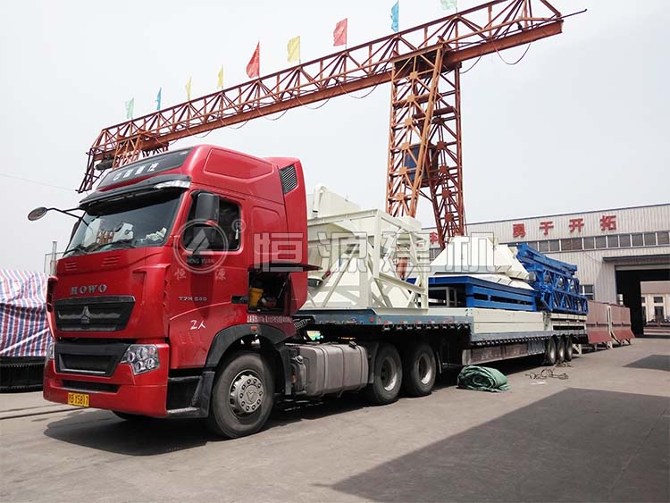 恒源建機(jī)HZS120混凝土攪拌站裝車發(fā)貨，發(fā)往西藏日客則