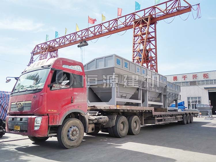 WBZ700型穩(wěn)定土拌合站開(kāi)始裝車發(fā)貨，發(fā)往鄭州中牟客戶場(chǎng)地